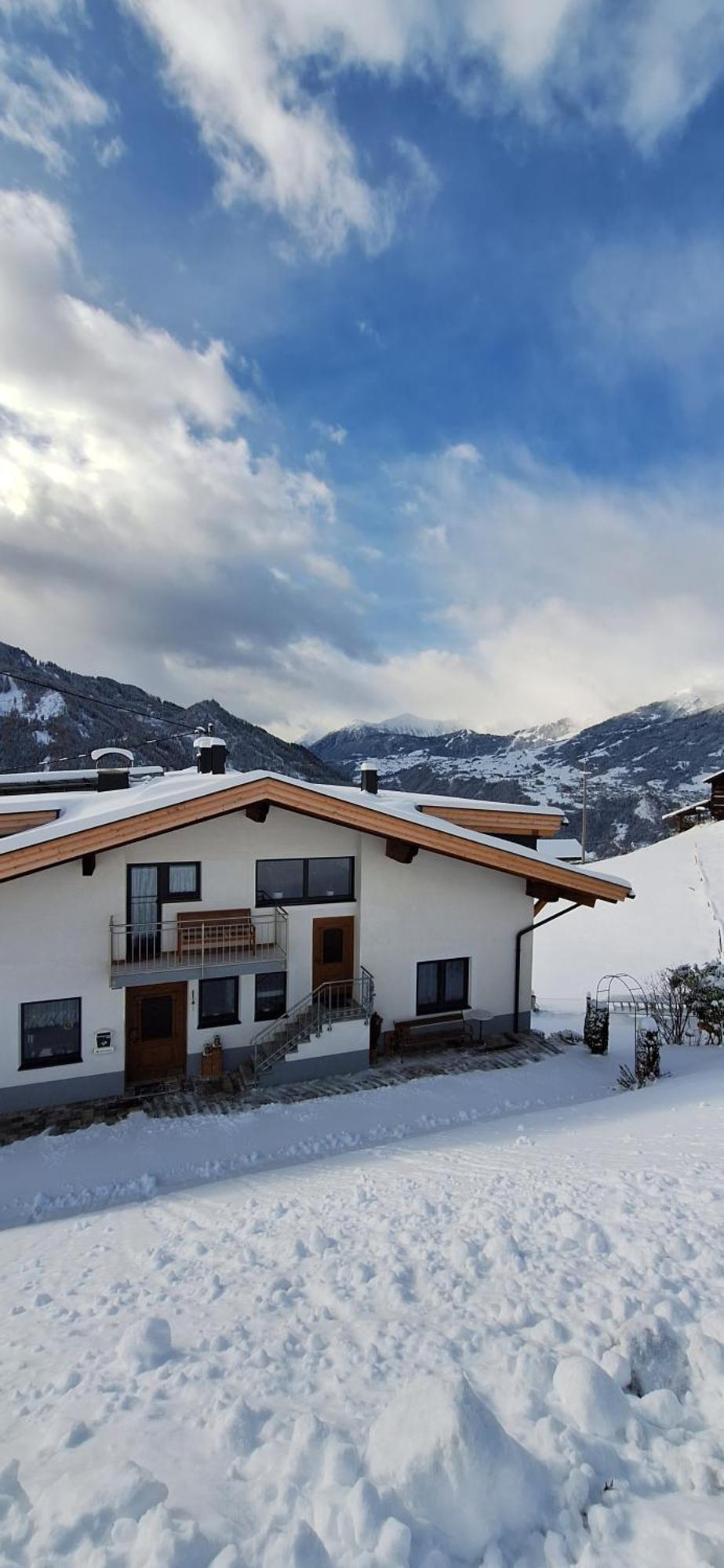 Apartment Amelie -2- Mit Wallbox Fuer Ihr E-auto Und Garage Fuer 2 Motorraeder
